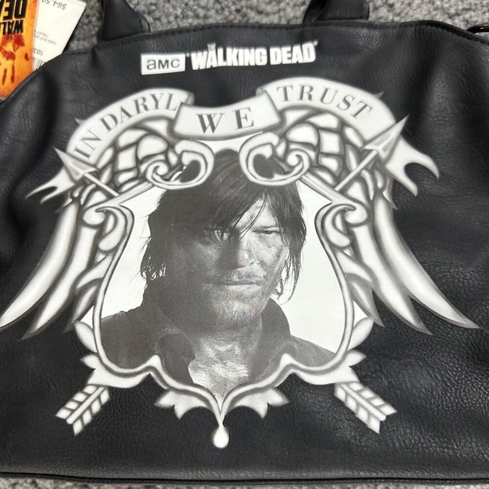 Officially licensed Walking Dead handbag with "In Daryl We Trust" on Front NWT - Picture 3 of 11